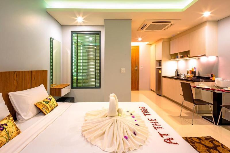 แอท เดอะ ทรี คอนโดมิเนียม ภูเก็ต Phuket ภายนอก รูปภาพ
