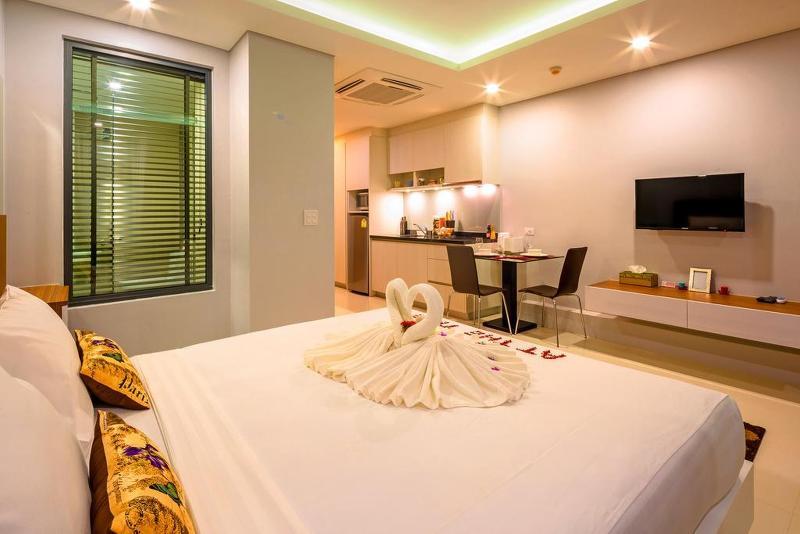 แอท เดอะ ทรี คอนโดมิเนียม ภูเก็ต Phuket ภายนอก รูปภาพ
