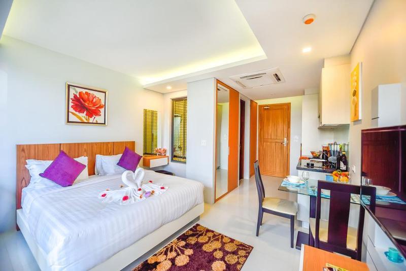 แอท เดอะ ทรี คอนโดมิเนียม ภูเก็ต Phuket ภายนอก รูปภาพ